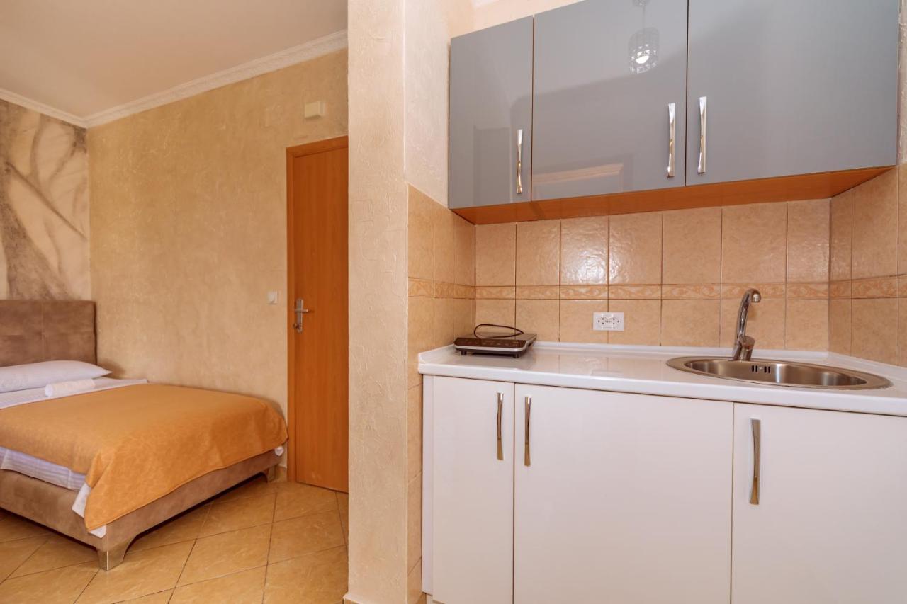 Ani Apartmani Dobra Voda Kültér fotó